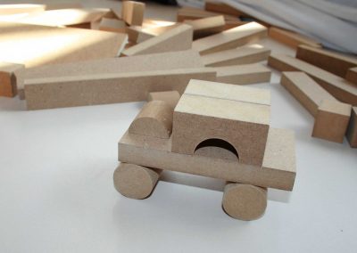 Nähkasten aus Holz / Holz-Bausatz Bauernhof / Holz-Transporter - P.A.U.L. GMBH